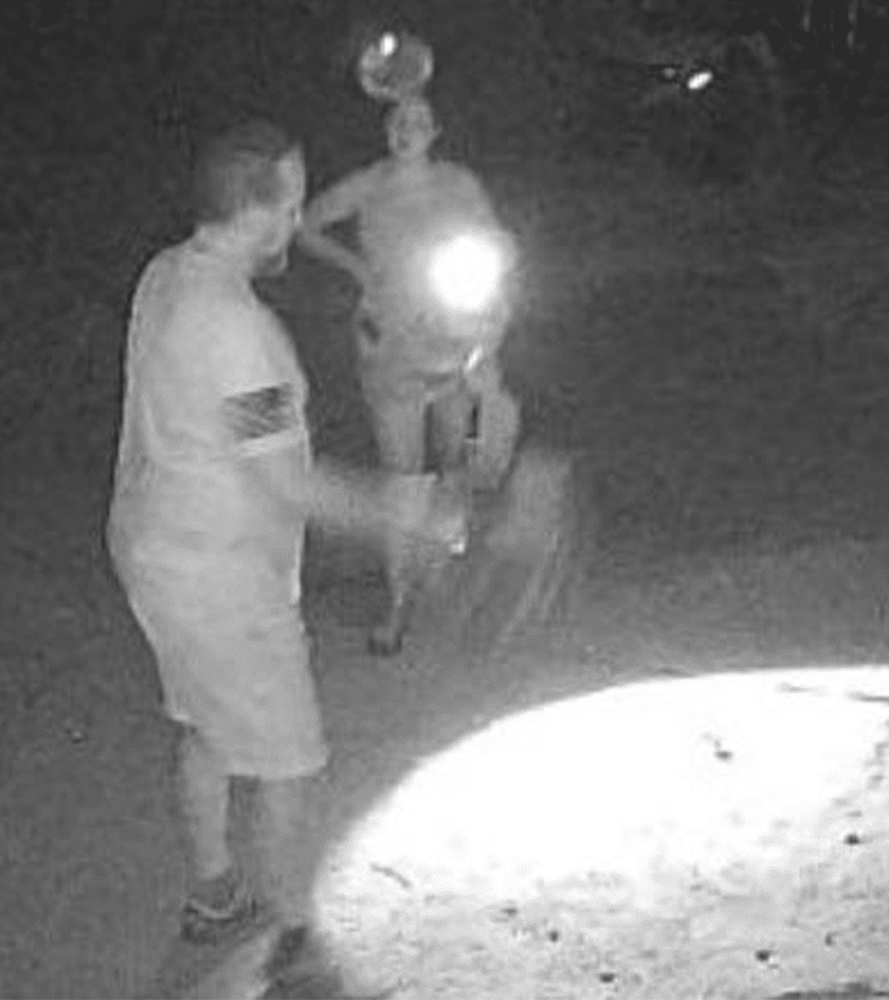 Le fantôme d’un chien photographié aux pieds de sa maîtresse