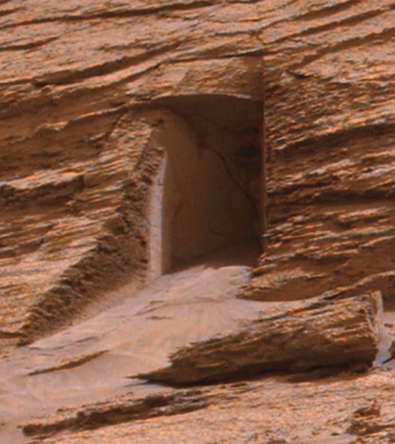 Le rover Curiosity a-t-il photographié une porte extraterrestre sur Mars ?